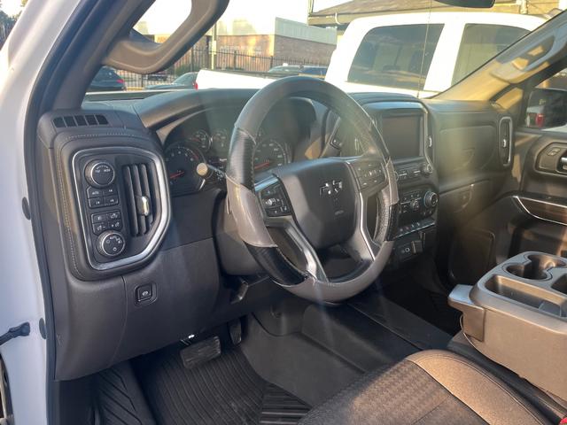 Chevrolet Silverado 1500 Vehicle Full-screen Gallery Image 24