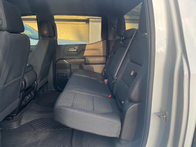 Chevrolet Silverado 1500 Vehicle Full-screen Gallery Image 27