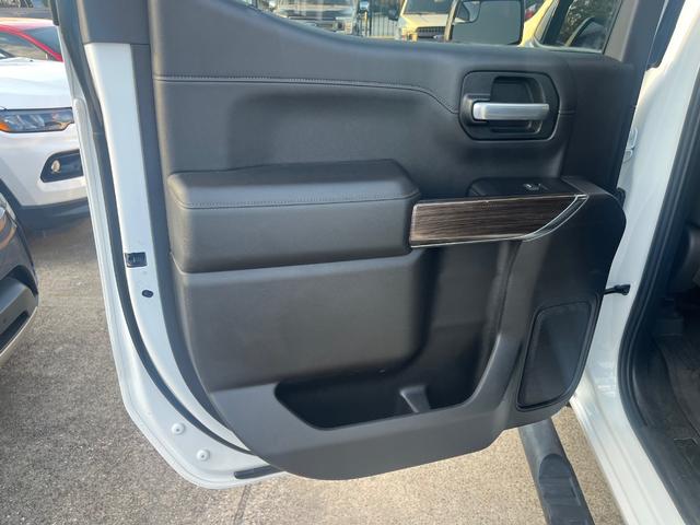 Chevrolet Silverado 1500 Vehicle Full-screen Gallery Image 28