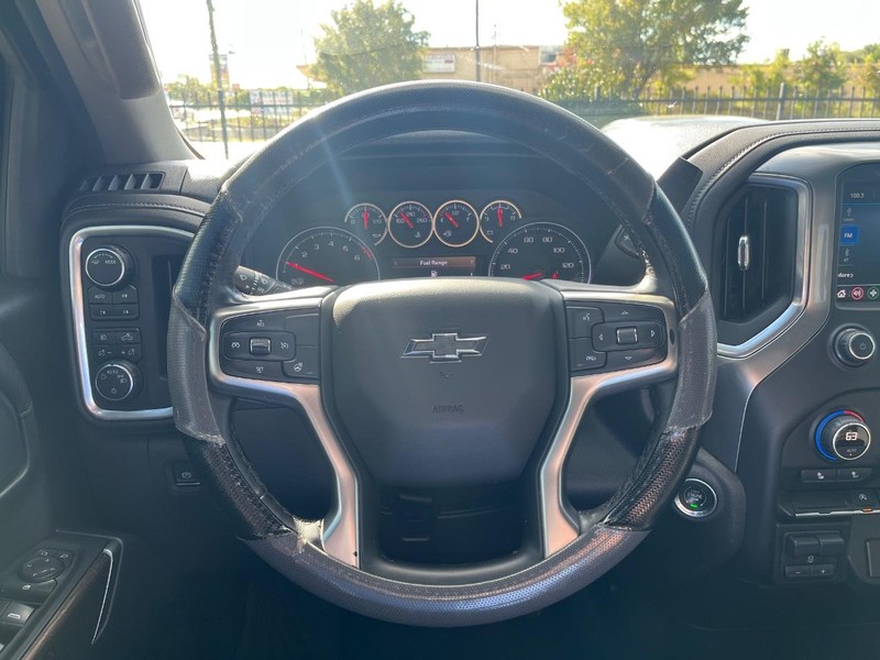 Chevrolet Silverado 1500 Vehicle Full-screen Gallery Image 15