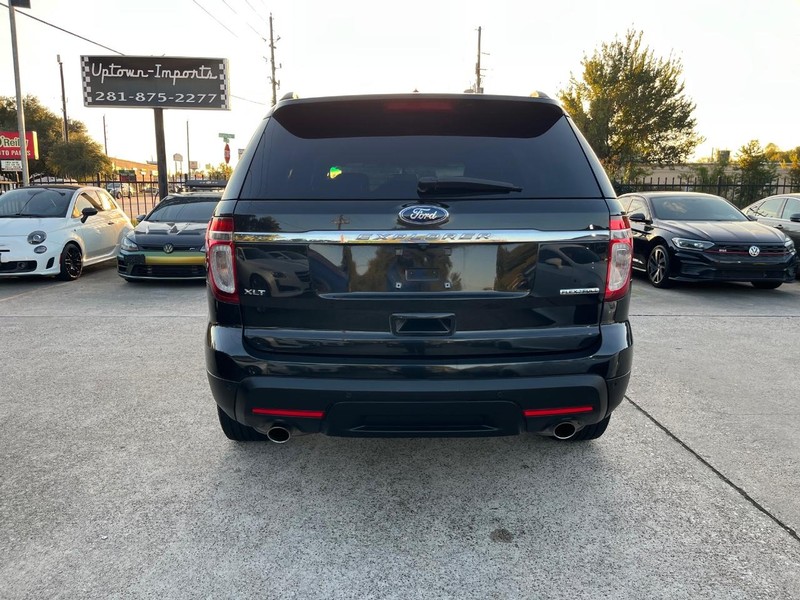 Ford Explorer Vehicle Full-screen Gallery Image 07