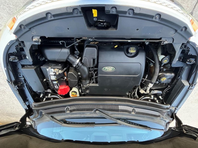 Ford Explorer Vehicle Full-screen Gallery Image 29