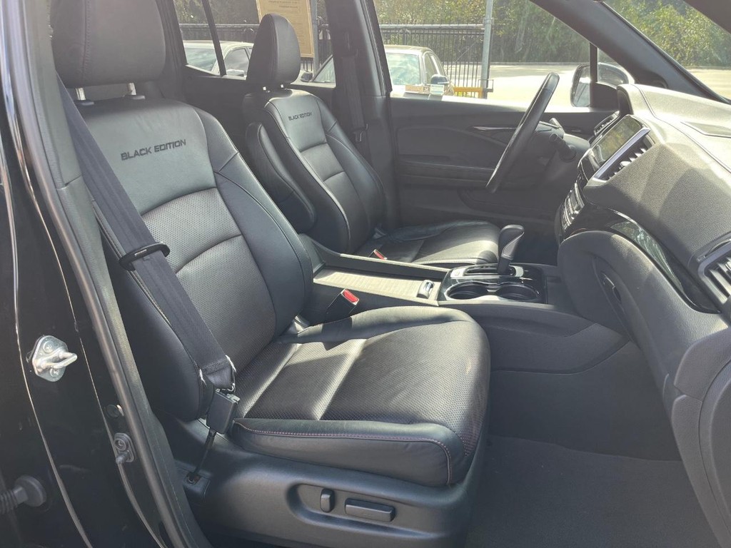 Honda Ridgeline Vehicle Full-screen Gallery Image 14