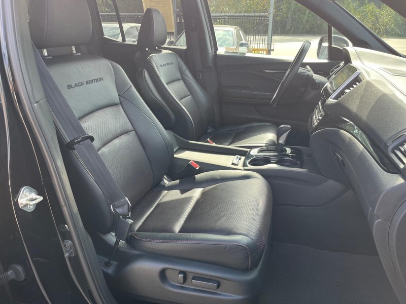 Honda Ridgeline Vehicle Full-screen Gallery Image 14