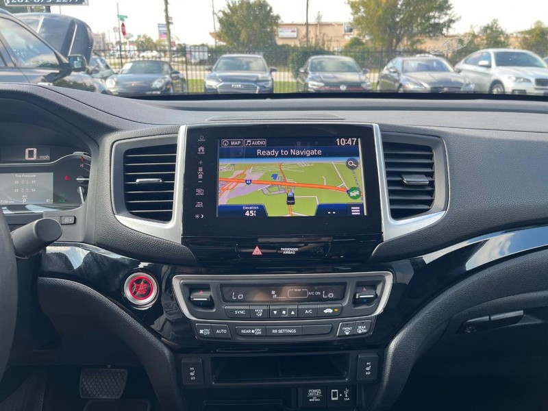 Honda Ridgeline Vehicle Full-screen Gallery Image 22