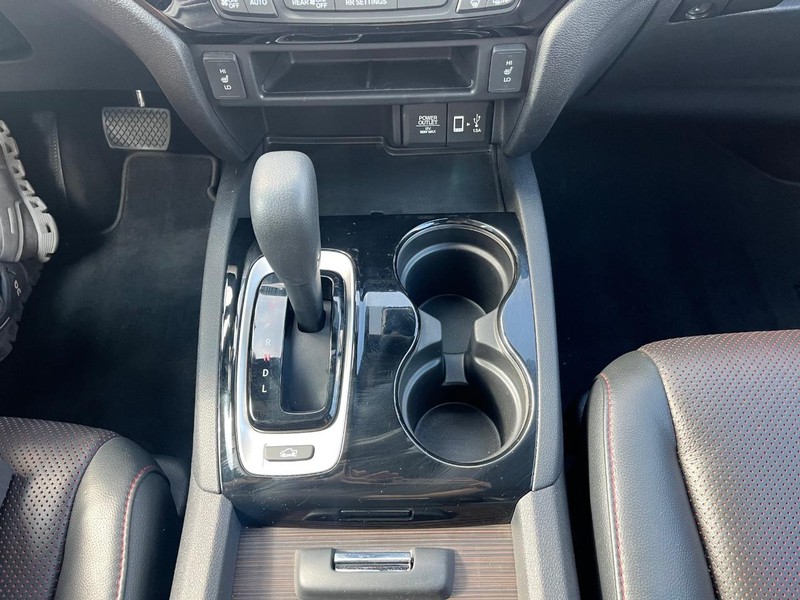 Honda Ridgeline Vehicle Full-screen Gallery Image 26