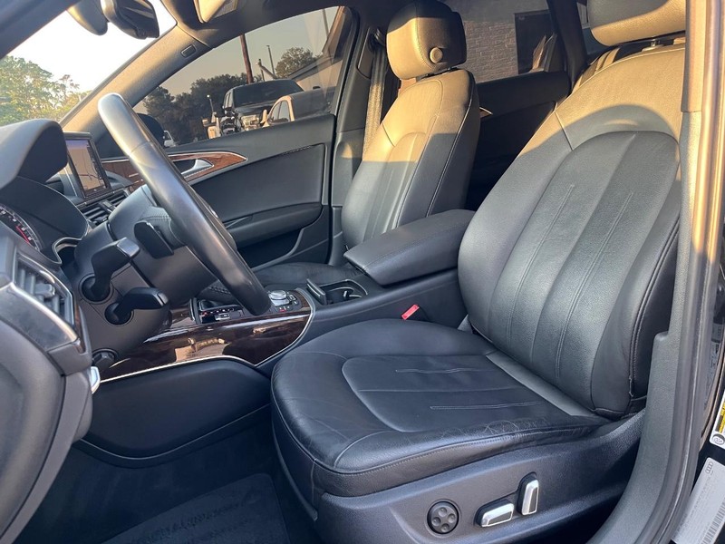 Audi A6 Vehicle Full-screen Gallery Image 11