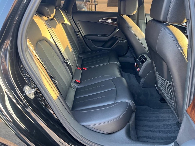 Audi A6 Vehicle Full-screen Gallery Image 16