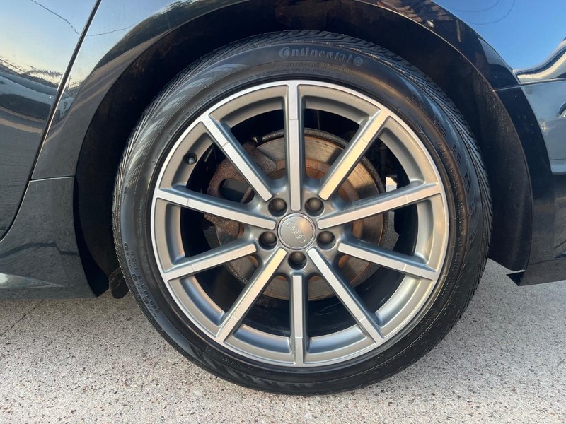 Audi A6 Vehicle Full-screen Gallery Image 29