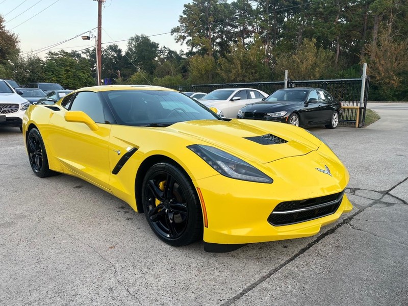 Chevrolet Corvette Vehicle Full-screen Gallery Image 04
