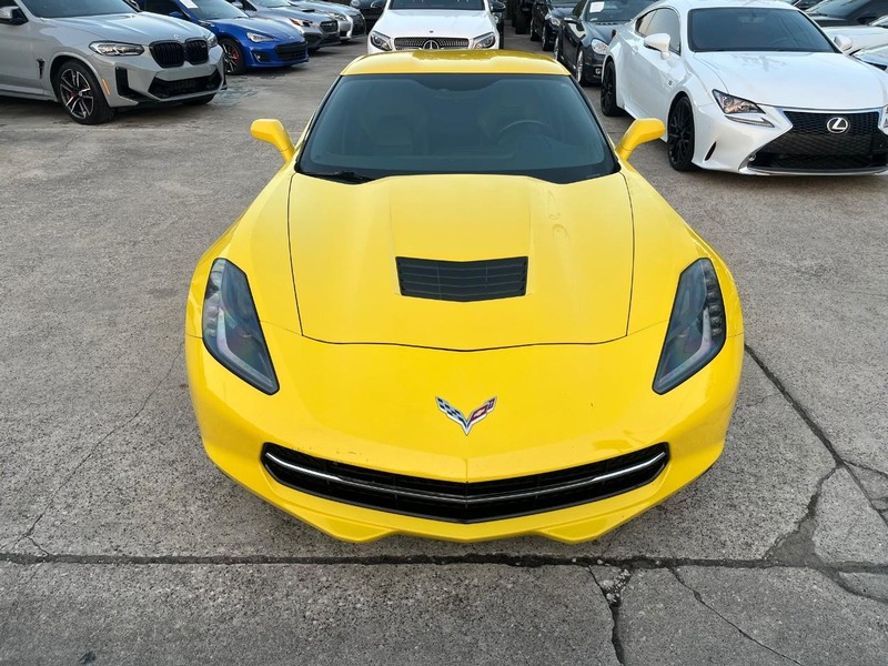 Chevrolet Corvette Vehicle Full-screen Gallery Image 05
