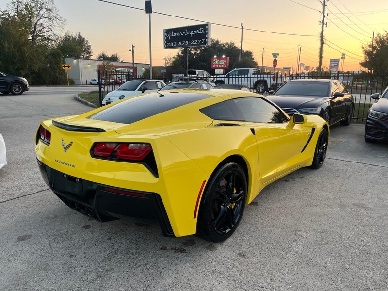 Chevrolet Corvette Vehicle Full-screen Gallery Image 06