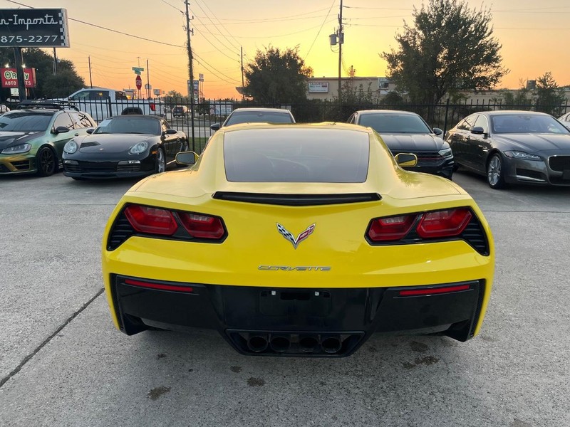 Chevrolet Corvette Vehicle Full-screen Gallery Image 07