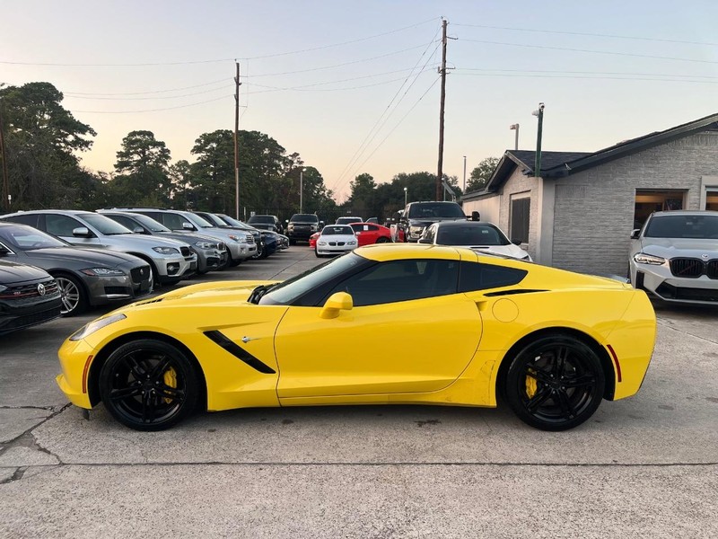 Chevrolet Corvette Vehicle Full-screen Gallery Image 09