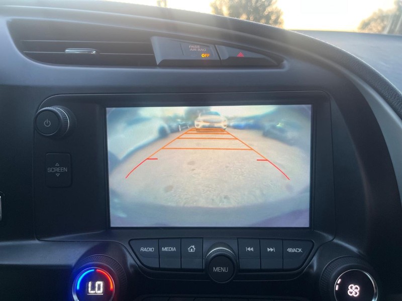 Chevrolet Corvette Vehicle Full-screen Gallery Image 20