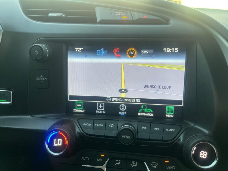 Chevrolet Corvette Vehicle Full-screen Gallery Image 21