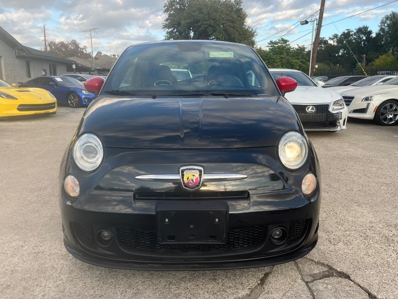 FIAT 500 Vehicle Full-screen Gallery Image 02