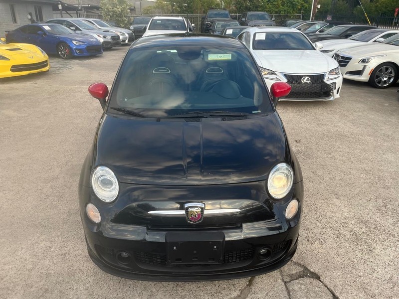 FIAT 500 Vehicle Full-screen Gallery Image 03