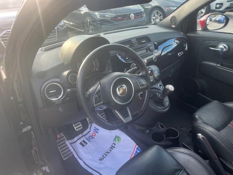 FIAT 500 Vehicle Full-screen Gallery Image 10