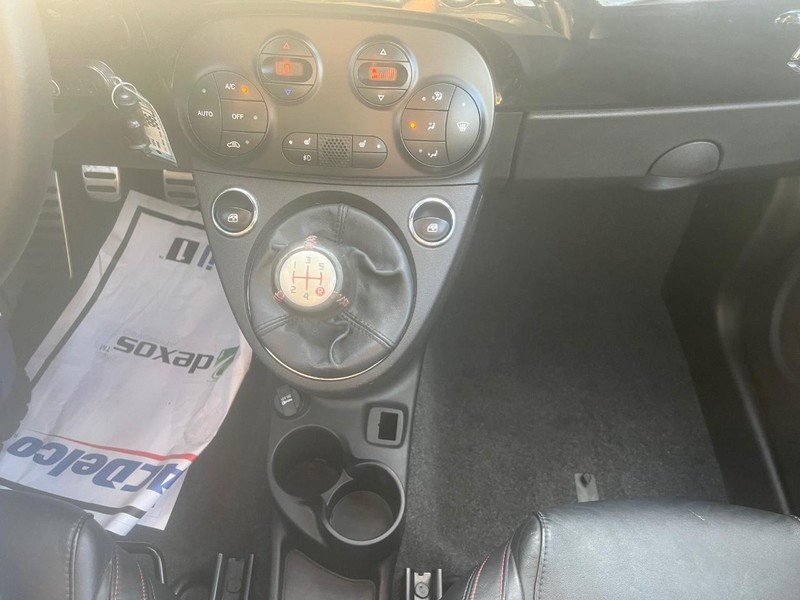 FIAT 500 Vehicle Full-screen Gallery Image 18