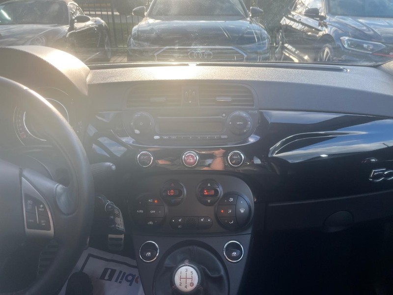 FIAT 500 Vehicle Full-screen Gallery Image 19