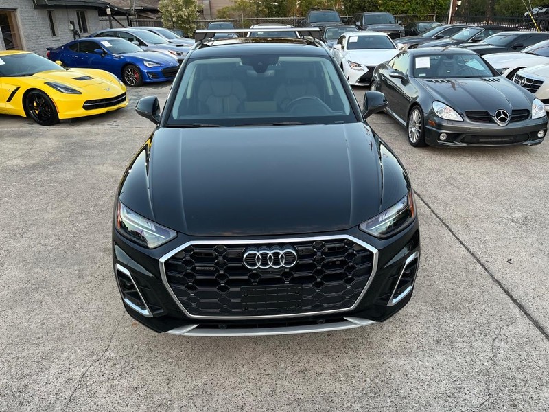 Audi Q5 Vehicle Full-screen Gallery Image 03