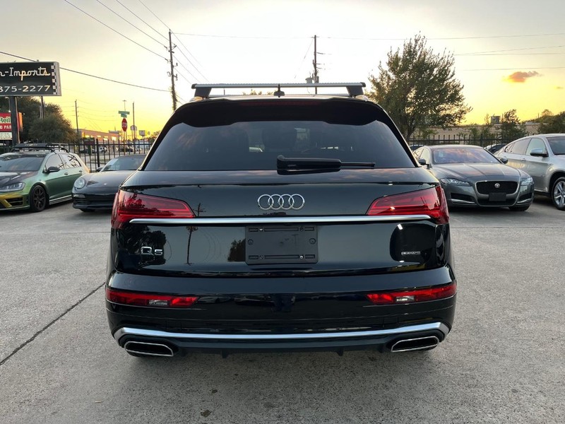 Audi Q5 Vehicle Full-screen Gallery Image 07