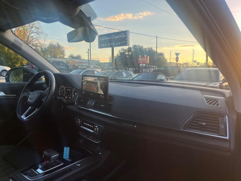 Audi Q5 Vehicle Full-screen Gallery Image 13
