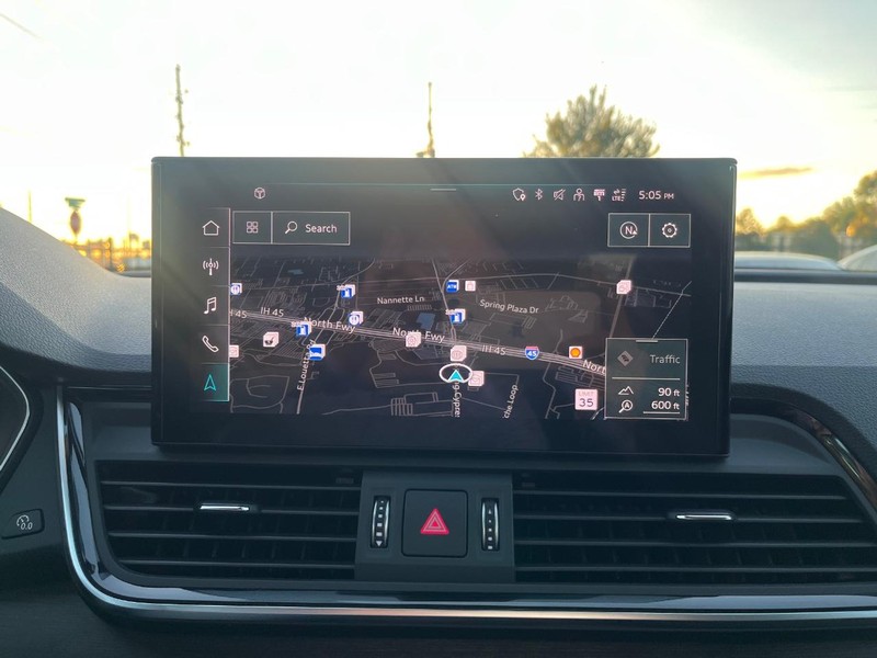 Audi Q5 Vehicle Full-screen Gallery Image 22