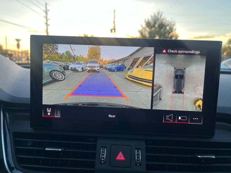 Audi Q5 Vehicle Full-screen Gallery Image 23