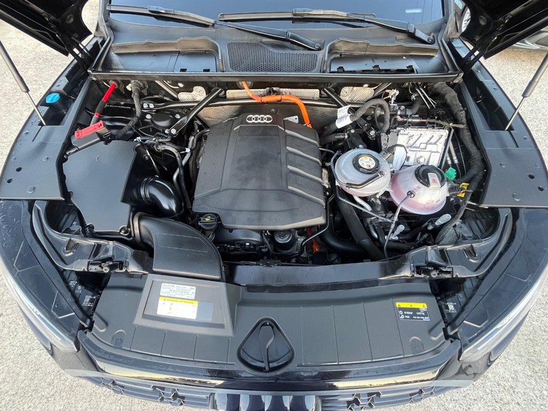 Audi Q5 Vehicle Full-screen Gallery Image 29