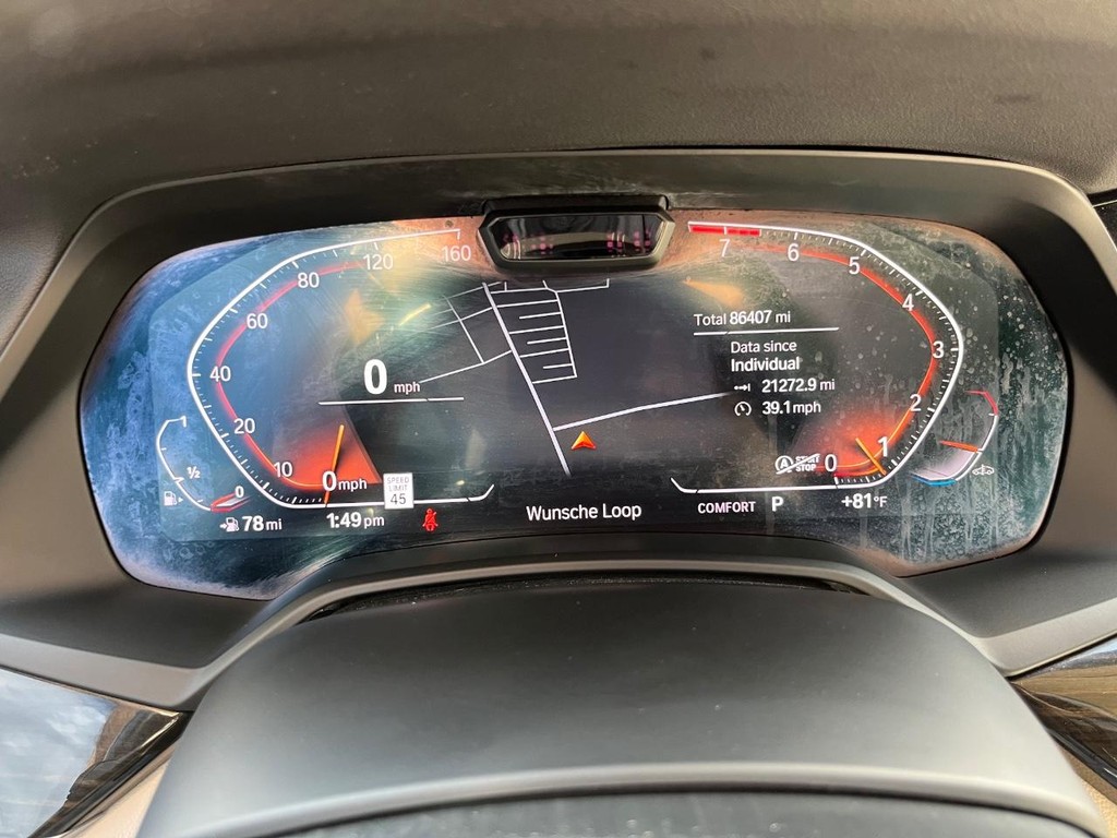 BMW X7 Vehicle Full-screen Gallery Image 22