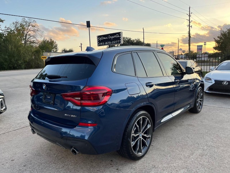 BMW X3 Vehicle Full-screen Gallery Image 06