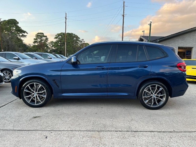 BMW X3 Vehicle Full-screen Gallery Image 09