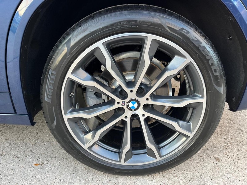 BMW X3 Vehicle Full-screen Gallery Image 28