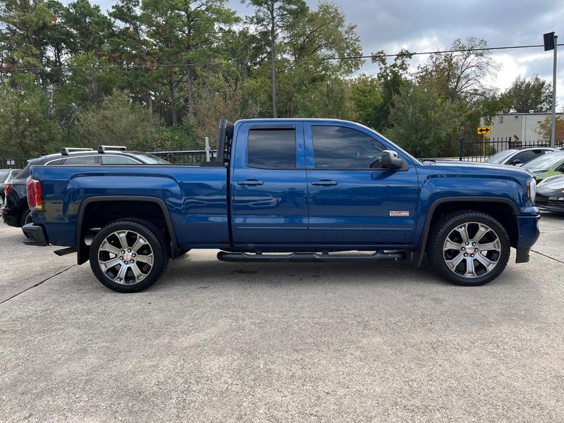 GMC Sierra 1500 Vehicle Full-screen Gallery Image 04