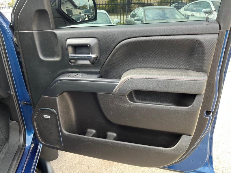 GMC Sierra 1500 Vehicle Full-screen Gallery Image 13