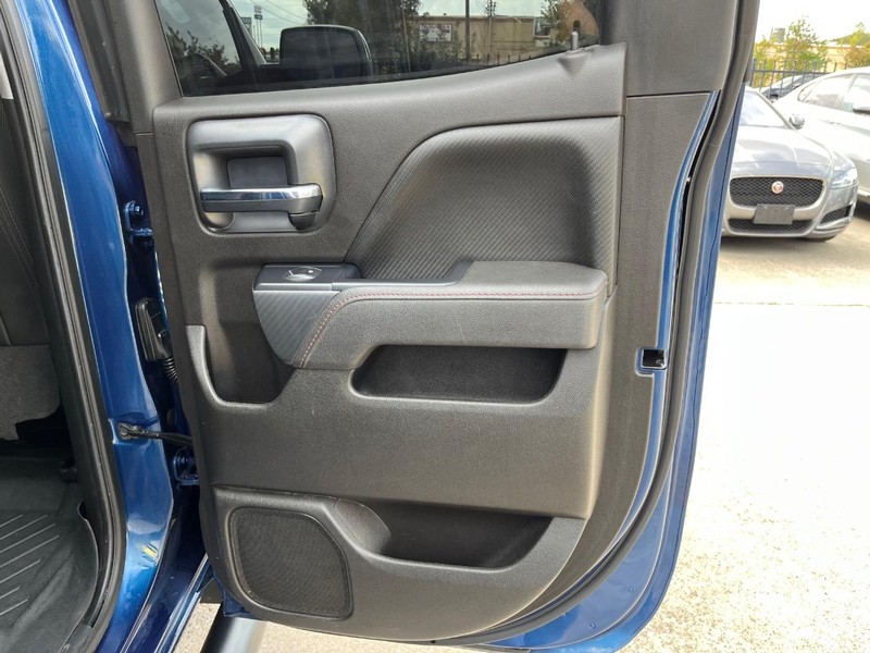 GMC Sierra 1500 Vehicle Full-screen Gallery Image 16