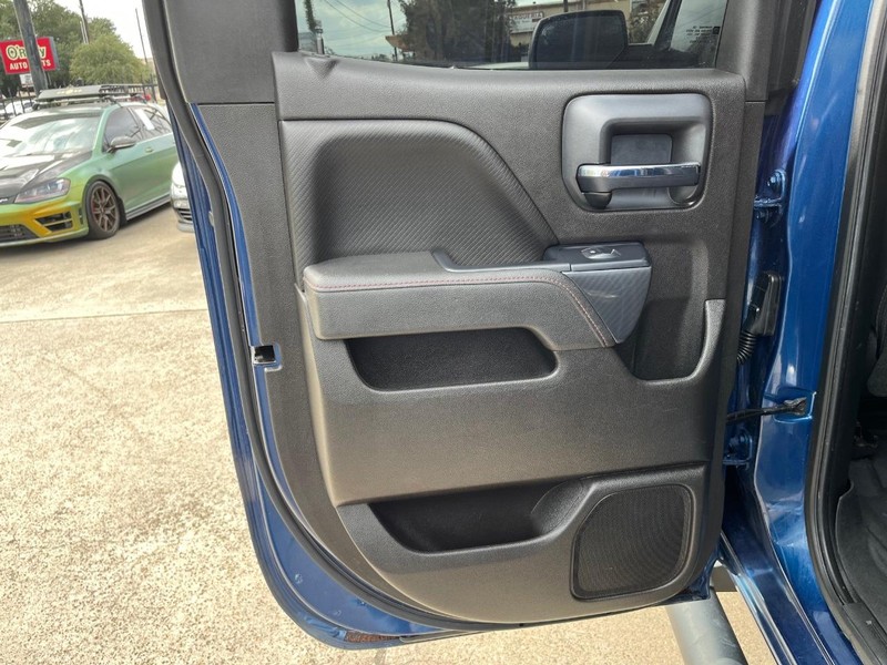 GMC Sierra 1500 Vehicle Full-screen Gallery Image 18