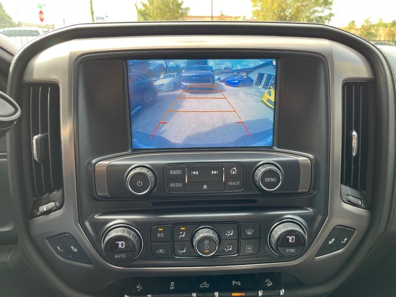 GMC Sierra 1500 Vehicle Full-screen Gallery Image 22