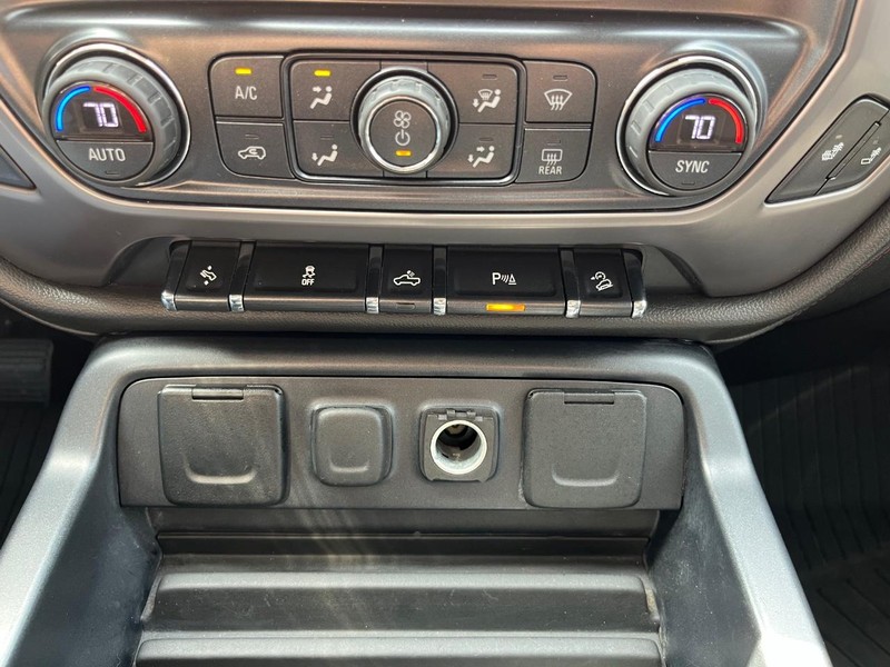 GMC Sierra 1500 Vehicle Full-screen Gallery Image 23