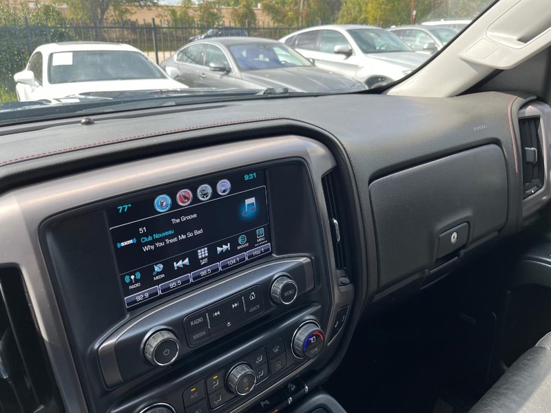 GMC Sierra 1500 Vehicle Full-screen Gallery Image 24