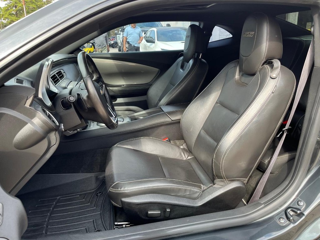 Chevrolet Camaro Vehicle Full-screen Gallery Image 11