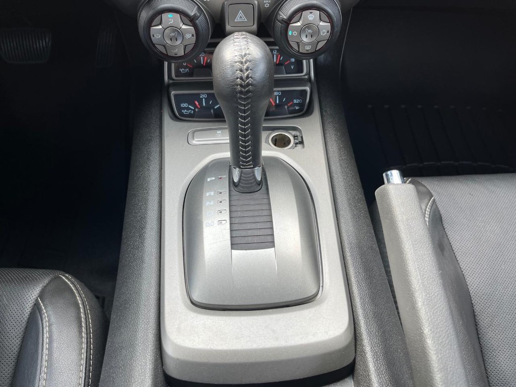 Chevrolet Camaro Vehicle Full-screen Gallery Image 22