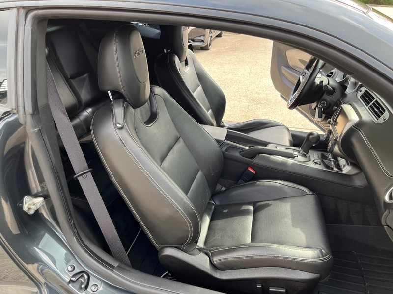 Chevrolet Camaro Vehicle Full-screen Gallery Image 14