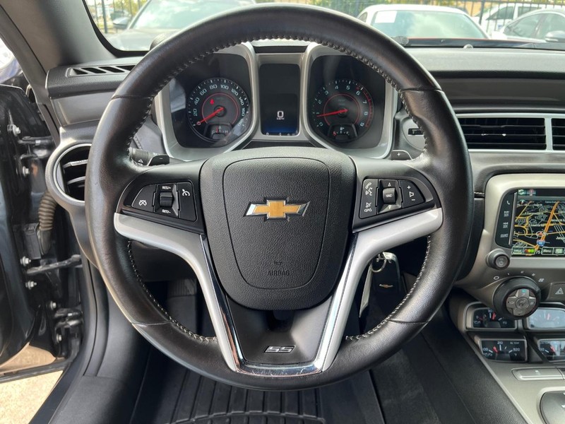 Chevrolet Camaro Vehicle Full-screen Gallery Image 17