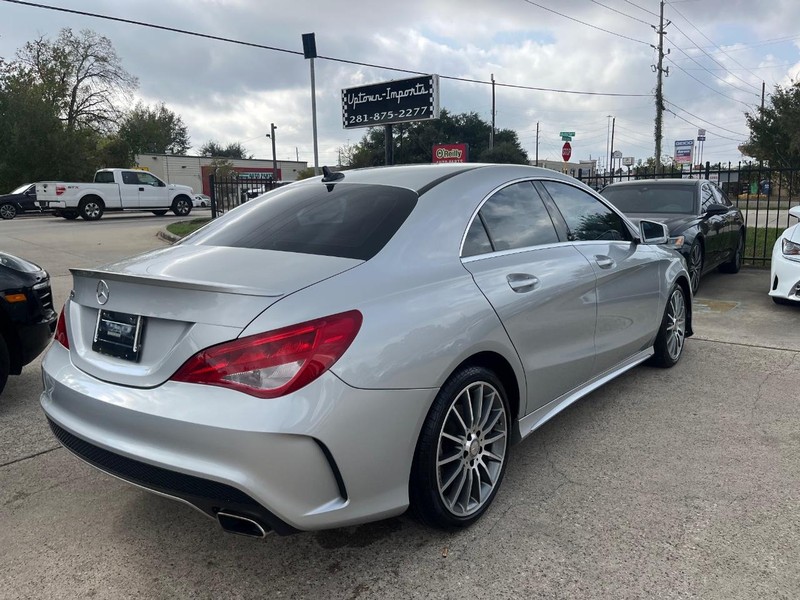 Mercedes-Benz CLA 250 Vehicle Full-screen Gallery Image 06