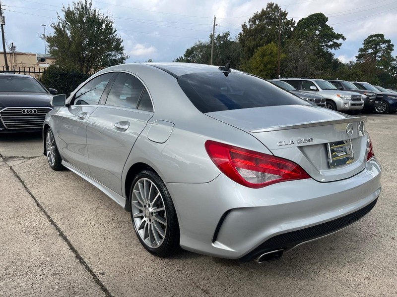 Mercedes-Benz CLA 250 Vehicle Full-screen Gallery Image 08