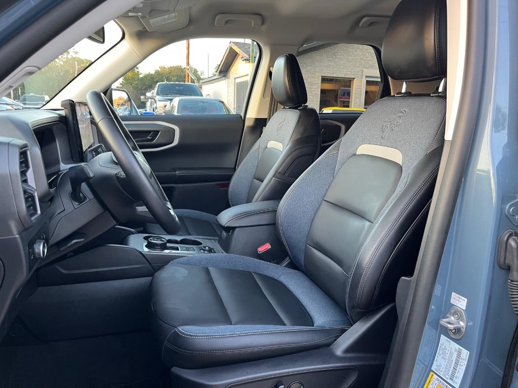 Ford Bronco Sport Vehicle Full-screen Gallery Image 11