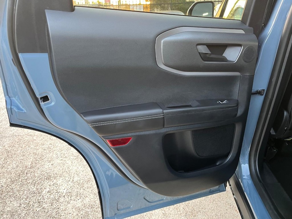 Ford Bronco Sport Vehicle Full-screen Gallery Image 19